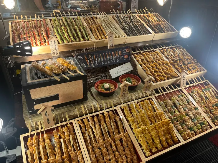 鳥勝やきとり門口菜色展示