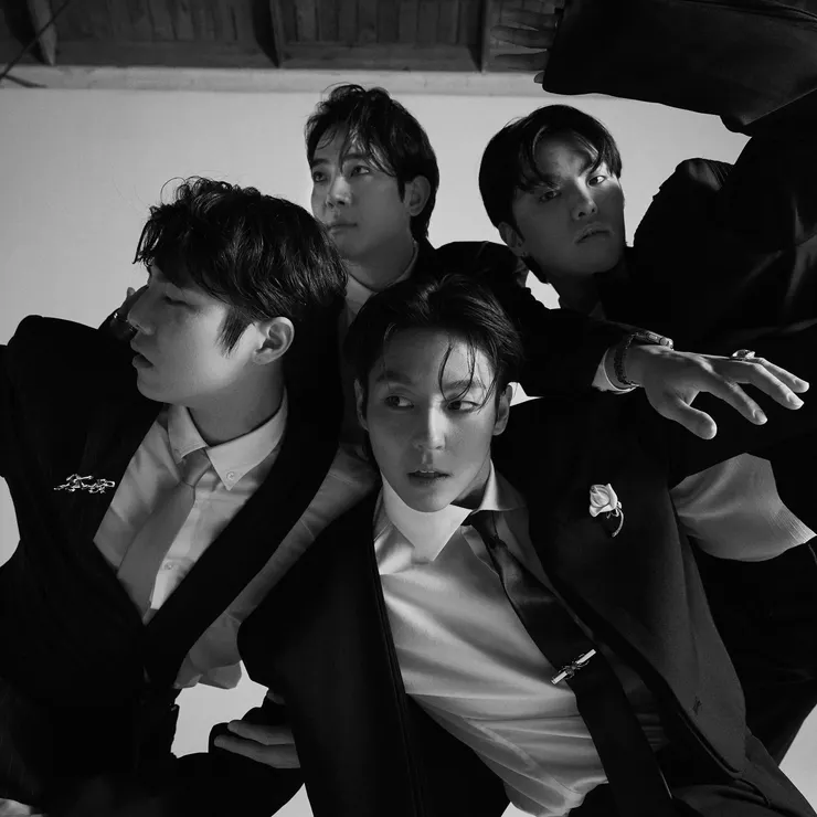 The Rose《DUAL》團體概念照，成員為李載炯、金佑星、朴洮儁、和李河寯。圖片來源：Bugs