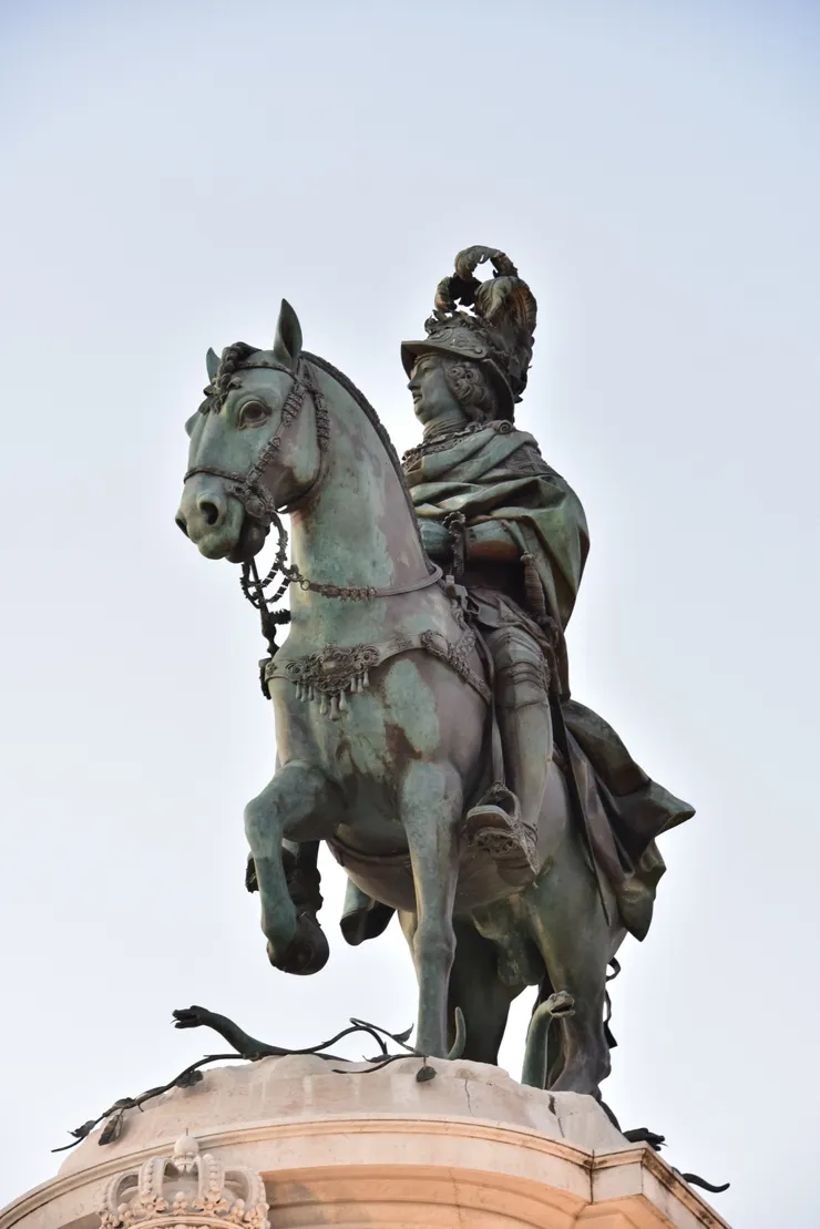 國王何塞一世騎馬像,與凱旋門同樣面向大海。