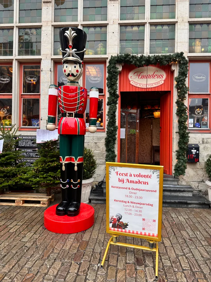 攝於2025/12，餐廳門口