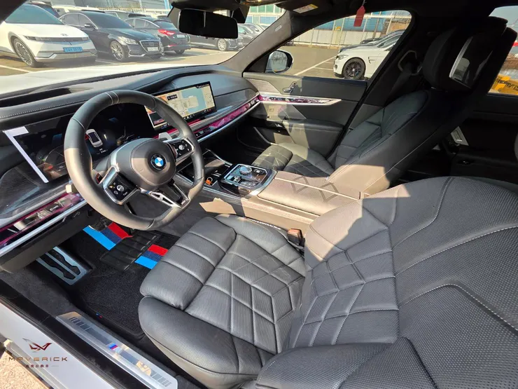 BMW G70 740i M-sport外匯車內裝