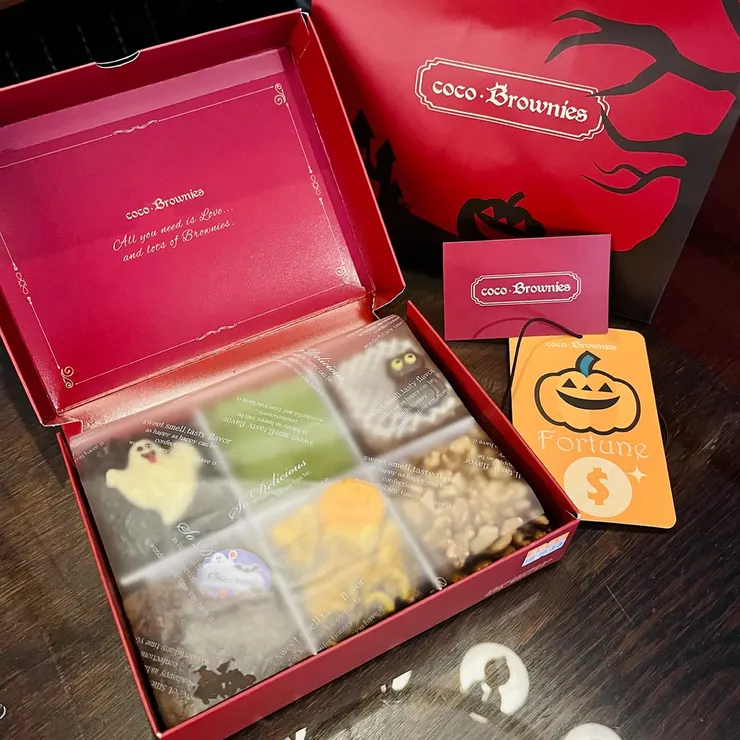 小黑貓和小阿飄會隱隱約約的看著你噢~哈哈