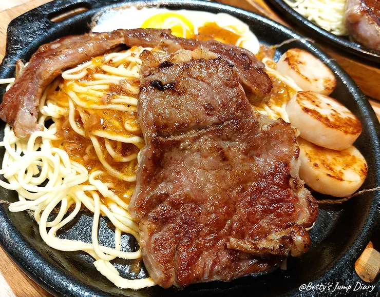 ▲龍潭「大腕屋牛排」/ 圖片來源：Betty's Jump Diary