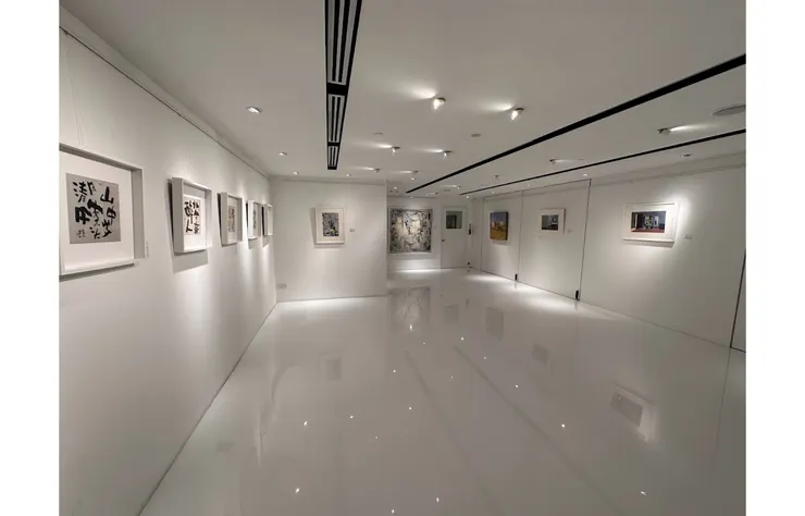 全白的展覽空間