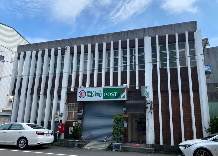 如今關廟大街上的郵局在日治時期是公共浴場