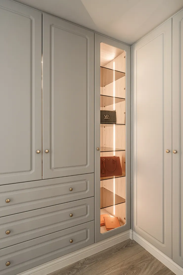 (作品呈現：皇苑御之苑 - 住進新美式古典風格城堡｜高雄藝瓦室內設計)