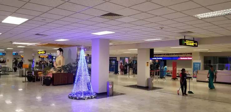 很會躲藏的簽證辦理處