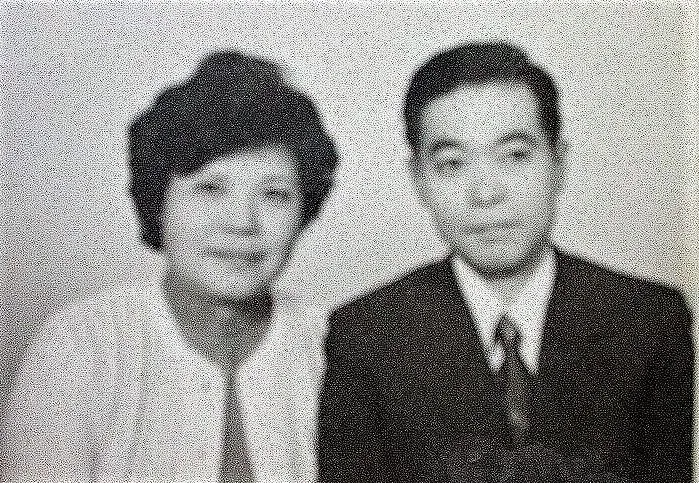 翻拍父母年輕時相片