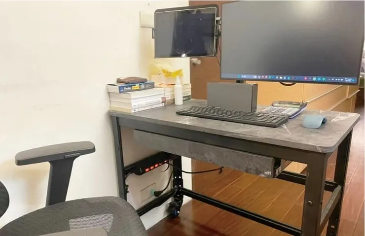 圖說：角鋼搭配桌板與配件，運用靈活。（圖/開心角鋼）