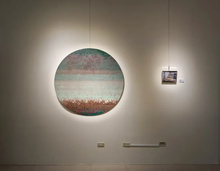 西元2025/04/11  虹心球、空間與時間的對話。