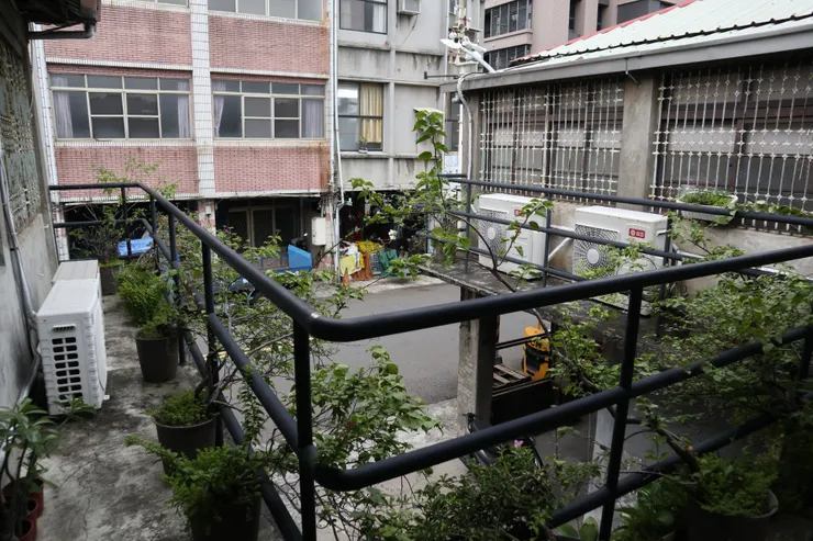 ㄇ字型陽台看出去的風景