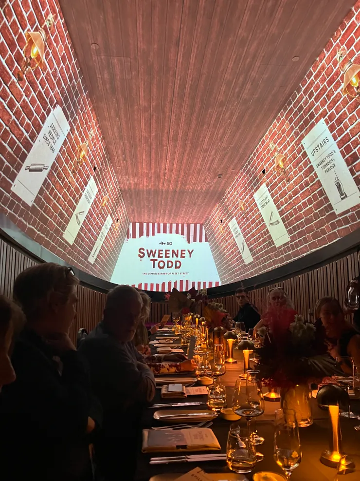 溫馨但又血腥的餐桌擺設們