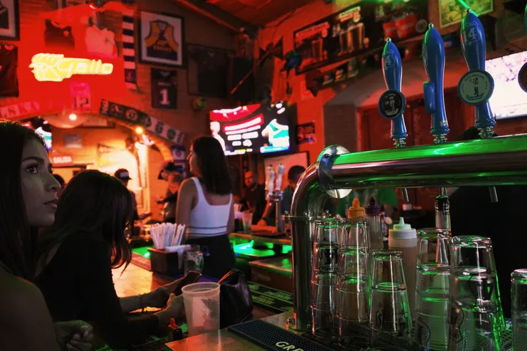 裡面的啤酒吧。