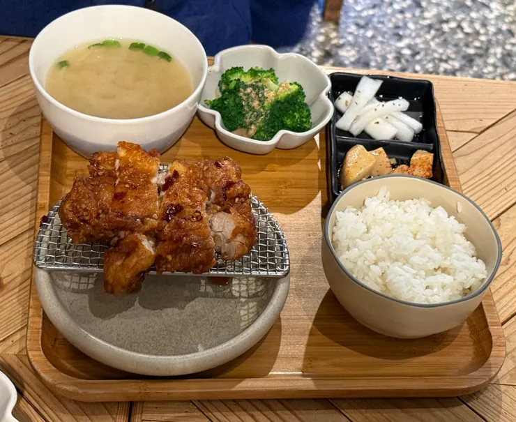 南蠻雞套餐 250元