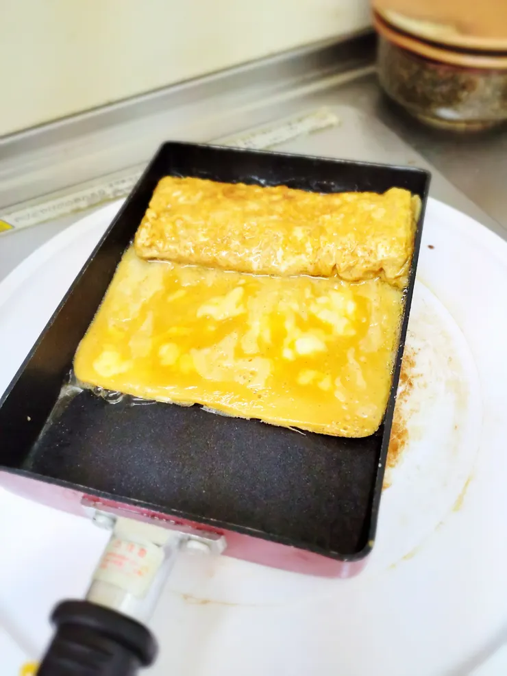 在民宿廚房自學玉子燒