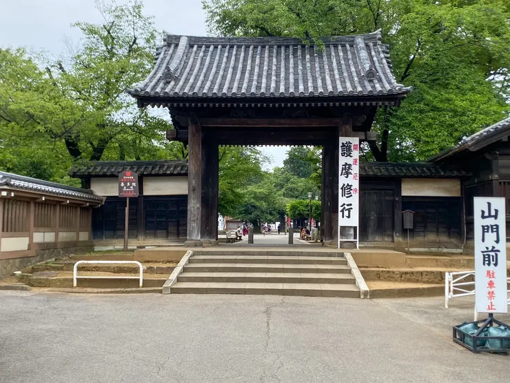 川越大火下,喜多院倖免於難的山門,至今仍見證著1200年歷史