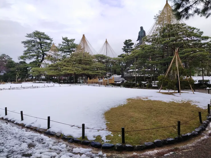 大雪覆蓋了整座兼六園