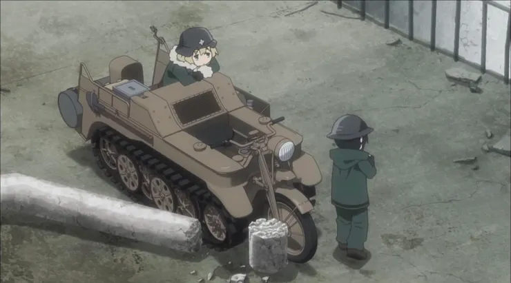 半履帶摩托車 / 來源:動畫