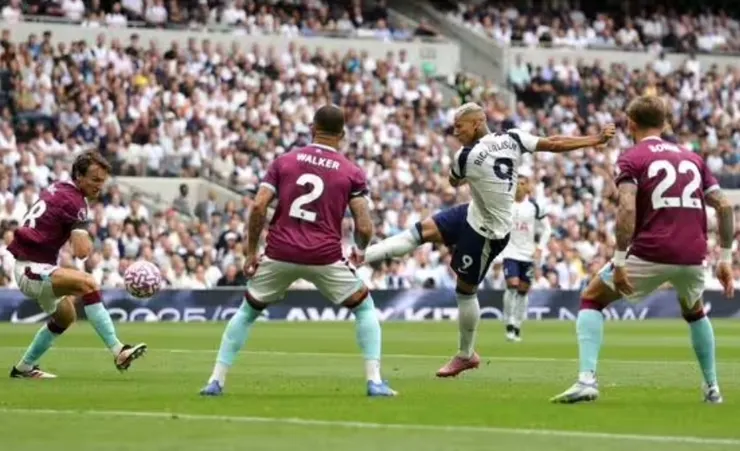 李察列臣抽射破網助熱刺領先1:0