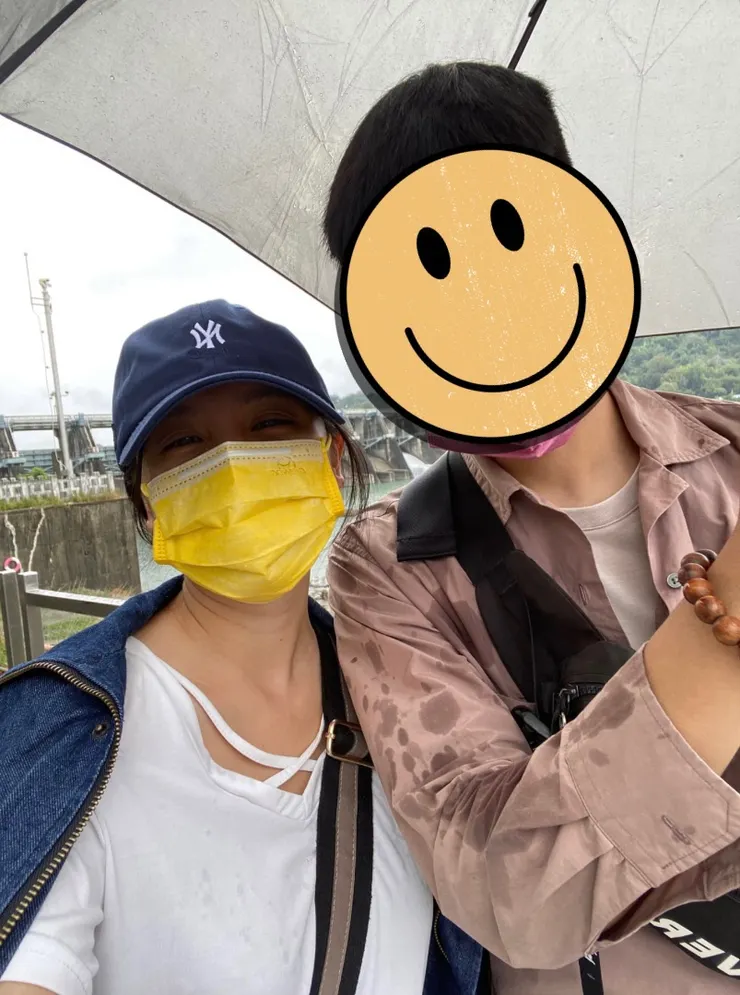 醫生說康復後要多運動養肺活量🚴‍♀️所以我們去騎單車，還下了場雨！