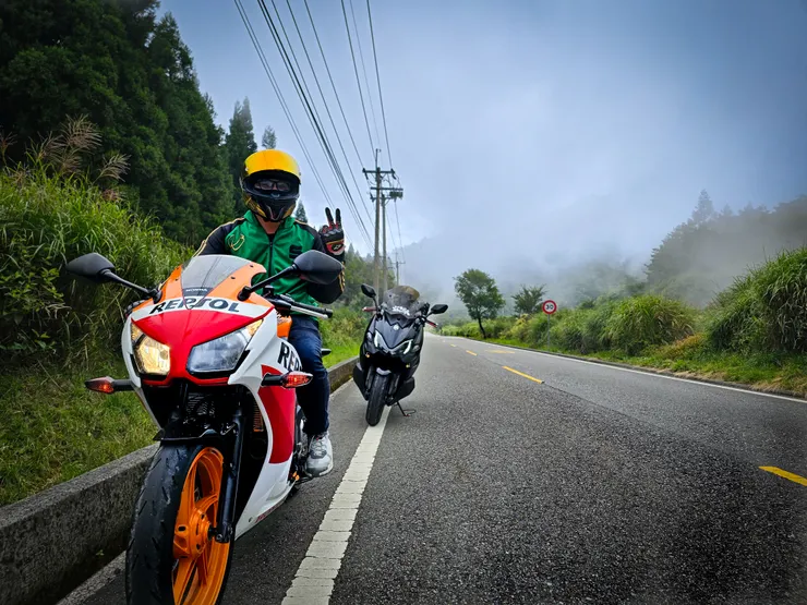 就算戴著安全帽也能感受到這傢伙考上的喜悅～