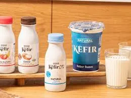 Mercadona超市的kefir，有各種不同的大小與口味。圖片取自網路