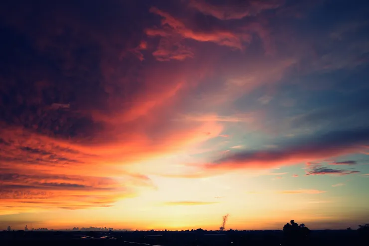 看著美麗且廣闊無限的天空，內心會想著什麼？