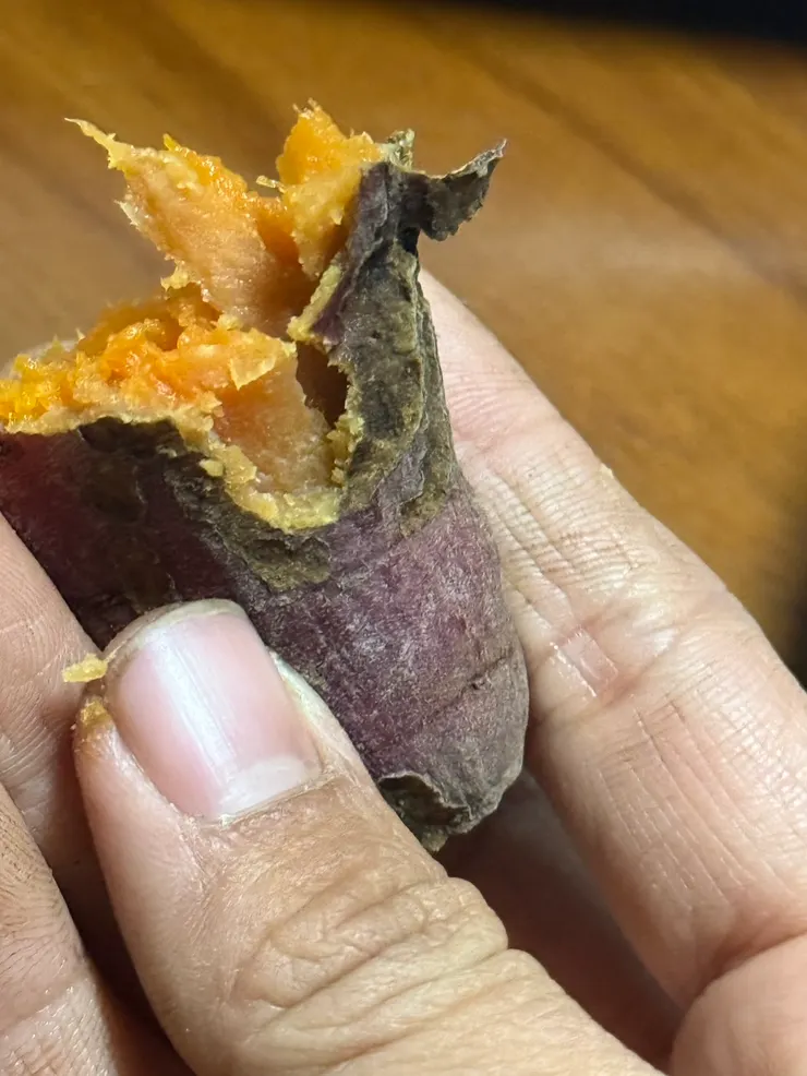 我們出貨會看到大小條都有這種問題 正常品、內行品都有這種狀況區別在程度及觀感上。