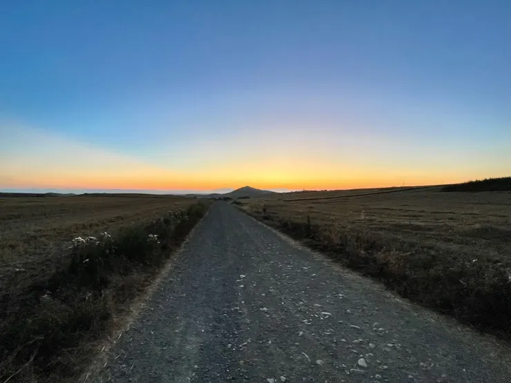 清晨漸露曙光的時刻