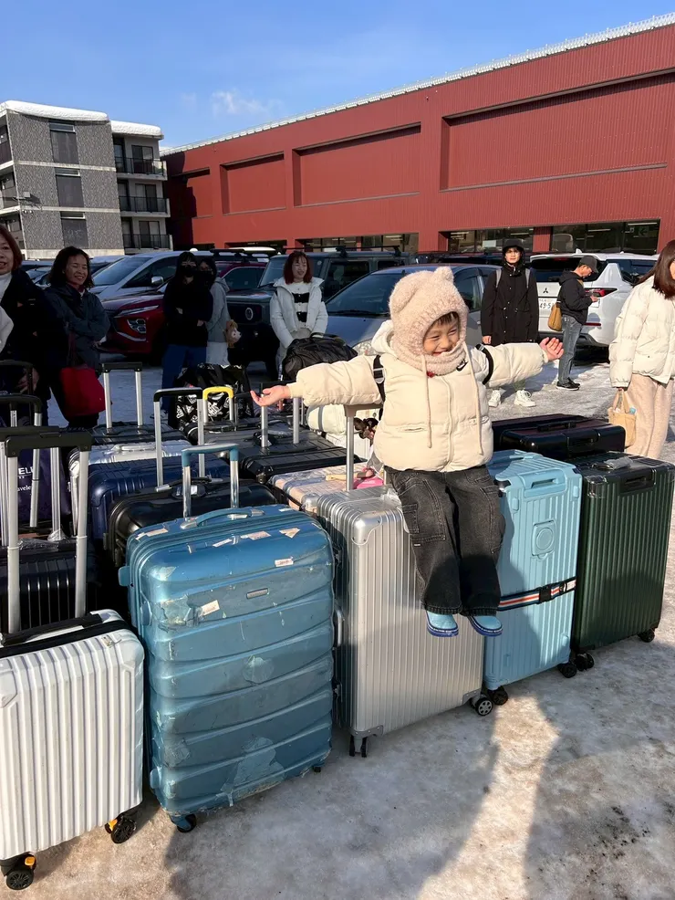 24人，32卡行李真的很誇張