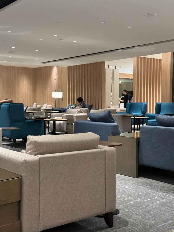 變寬敞的座位區