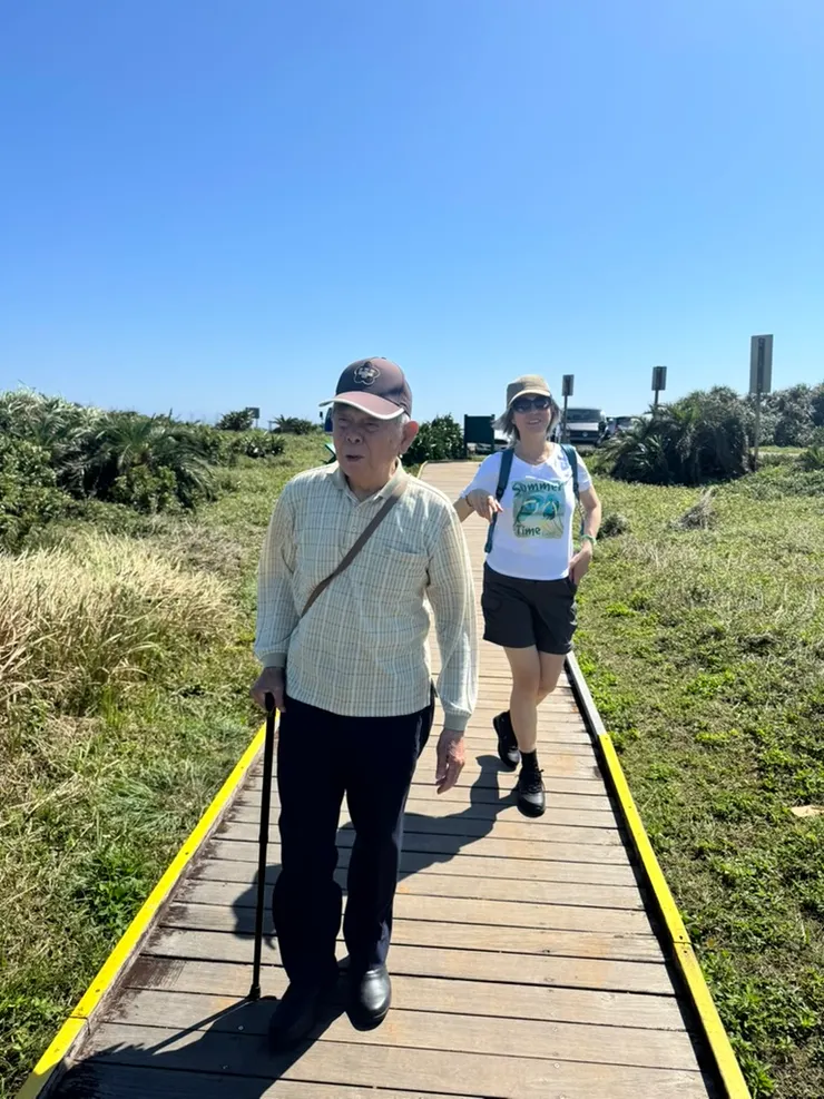 走到這裡，我也換成短褲了