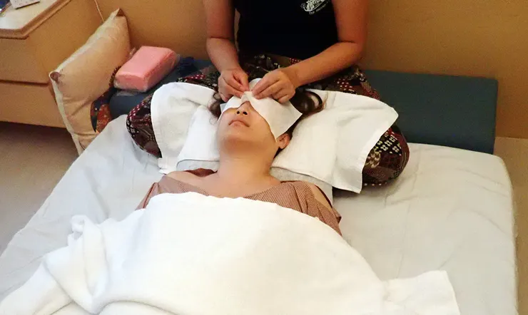 台北泰式按摩推薦【花廂鳥語】精油按摩，五行精油│泰式按摩推薦（預約制）