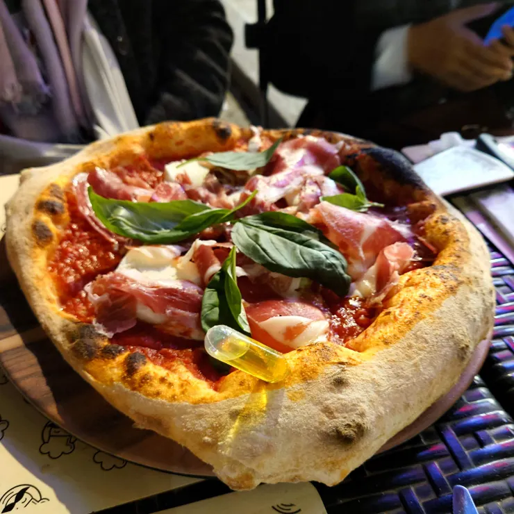 我在佛羅倫斯第二晚的自理晚餐--Mister Pizza超道地又美味的披薩!