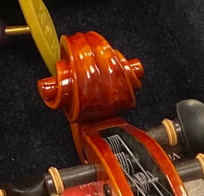 掛羊頭賣狗肉的提琴手