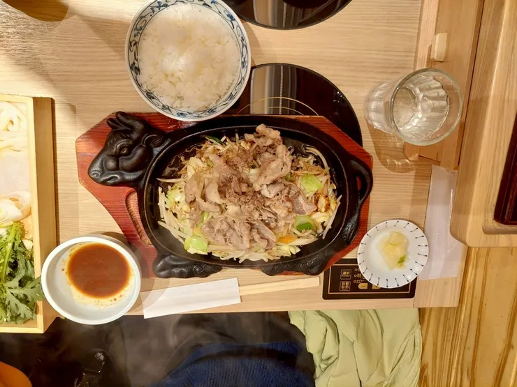 炒豬肉鐵板料理