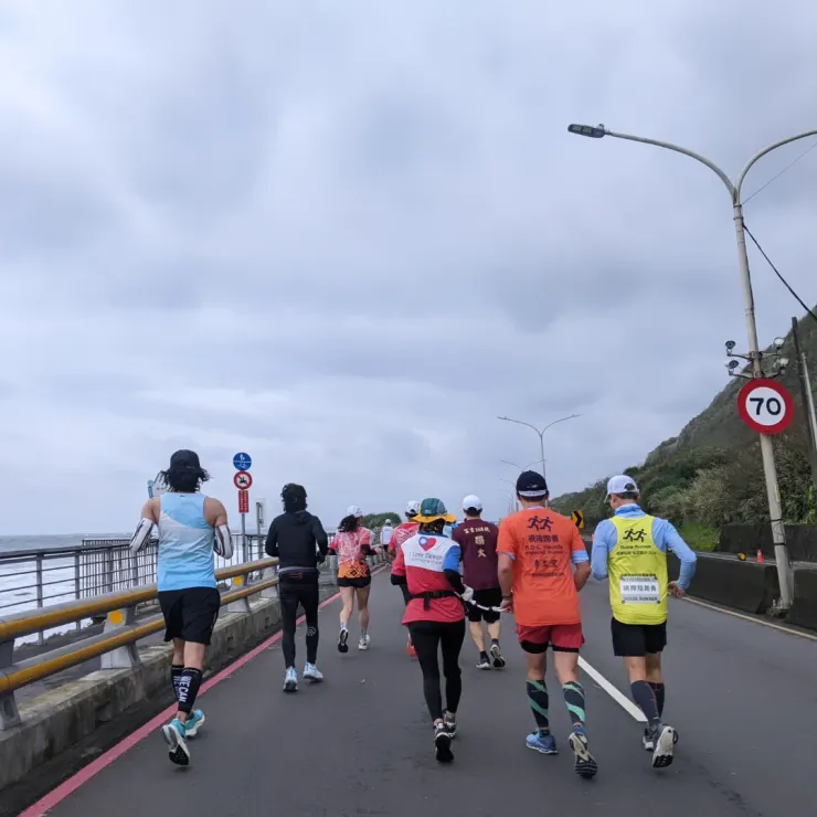 視障跑者，非常佩服！