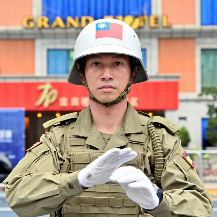 這樣的臉孔，就像普通的軍人，看得出是AI生成的嗎？