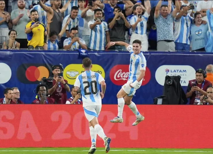 祖利安艾華里斯為阿根庭領先1:0