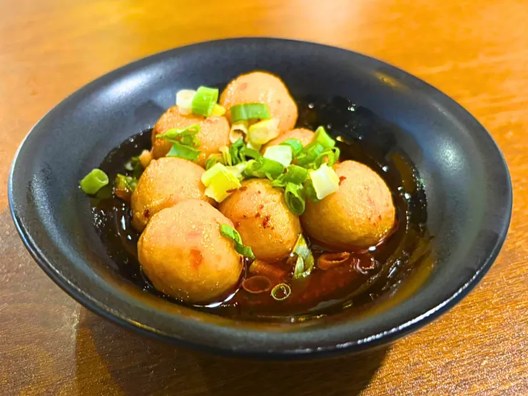 爽脆 Q 彈的極致咬勁,是等鍋滾時最涮嘴的靈魂小食。