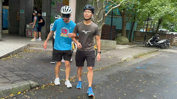 練習去廁所人導法的我