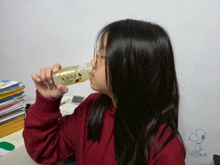 小朋友也能三兩下喝光光