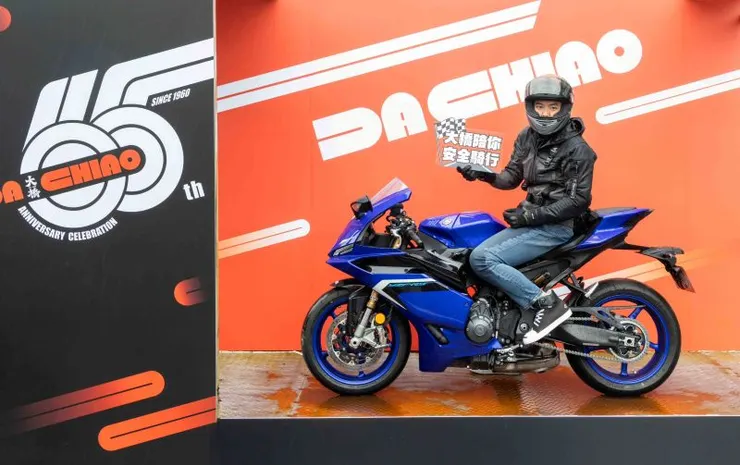 ▲大橋同步倡導「安全騎行」，騎二輪機車來的民眾皆可留下與愛車的帥照，互動體驗感十足。