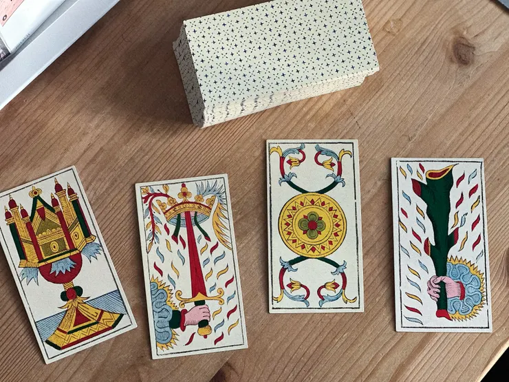 馬賽塔羅Ace牌 分別是 水 風 土 火