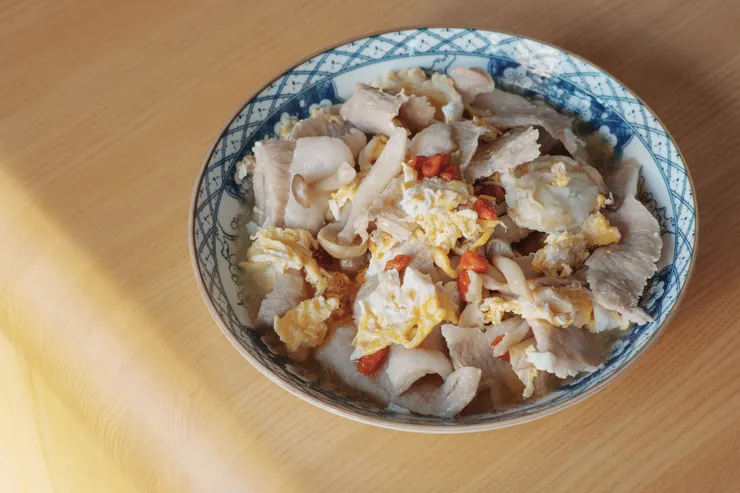 自然光拍的食物照有另一種美感 🤔