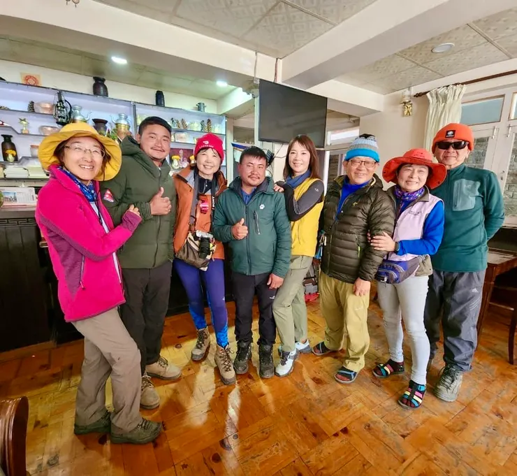 與正副嚮導同框