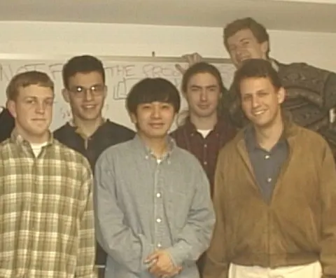 左二為 Max Levchin、右前一 Peter Thiel。