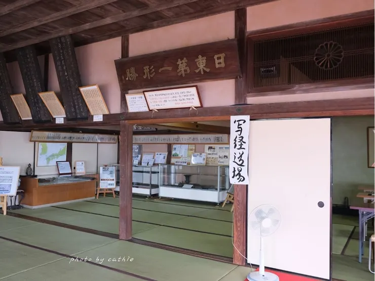 福禪寺對潮樓除了景色迷人之外，館內也有展示其它文物