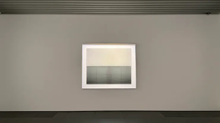 把自己和對面的五輪塔也拍了進去