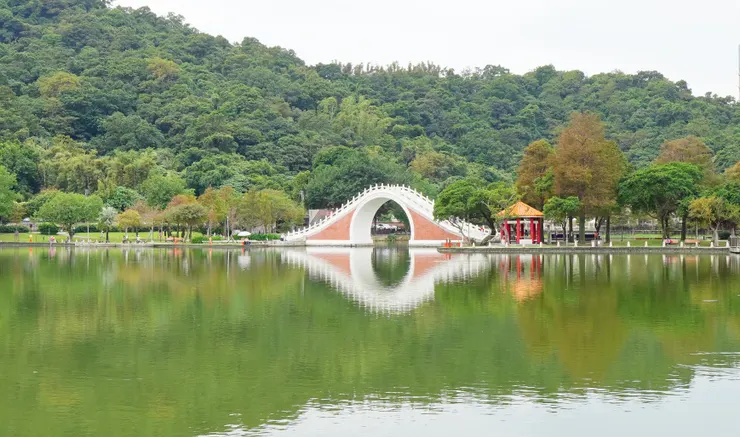 都市中難得的湖光山色